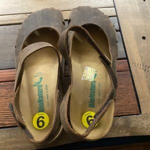 NWOT Bionatural size 9 shoes